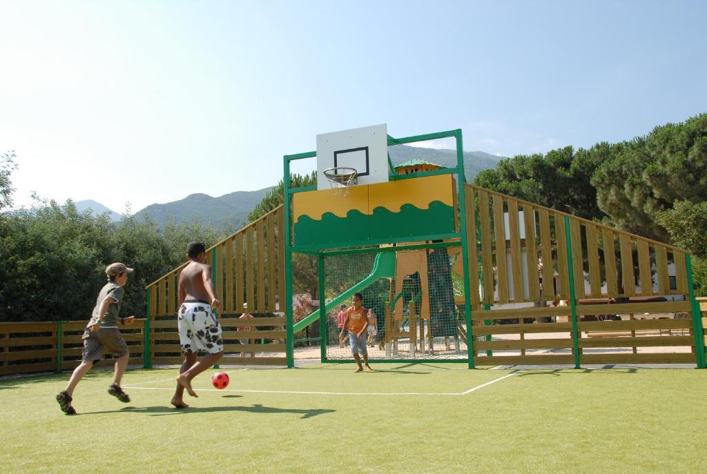 Camping Des Alberes Laroque-des-Alberes Bagian luar foto
